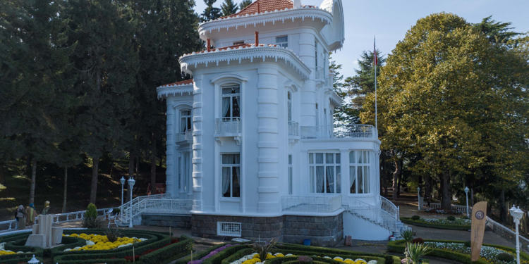 Atatürk Köşkü'ne ziyaretçi akını