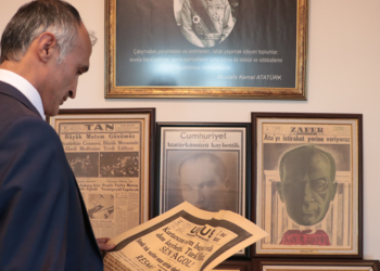 Atatürk'e '10 Kasım Matemi' ile anma