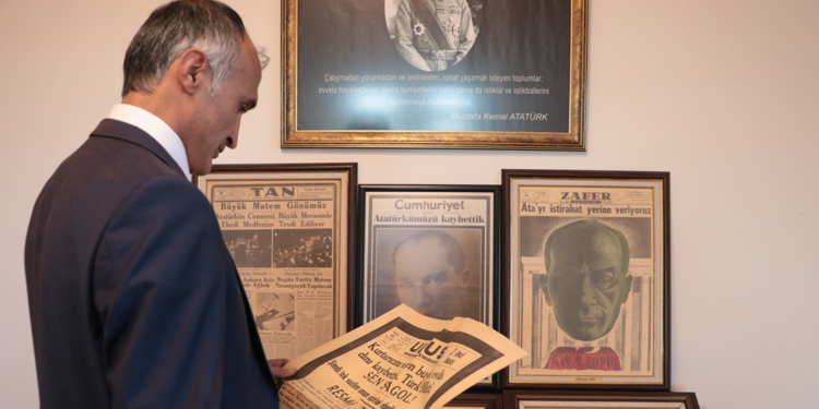 Atatürk'e '10 Kasım Matemi' ile anma