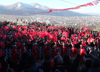 Aziziye Zaferi'nin 147'nci yıl dönümünde tarihi tabyalara akın
