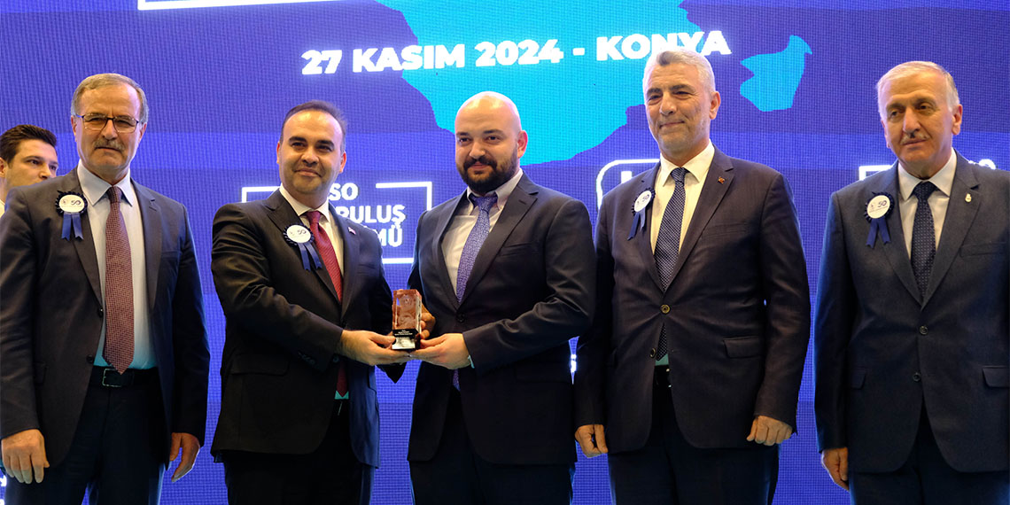 Ticaret Bakanı Ömer Bolat, “Enflasyonu gelecek yıl yüzde 20'lerin biraz üzerinde kapatmak için çalışıyoruz. Sıkı para politikalarıyla, taleplerin biraz soğutulmasıyla enflasyona karşı önlemler alınıyor” dedi.