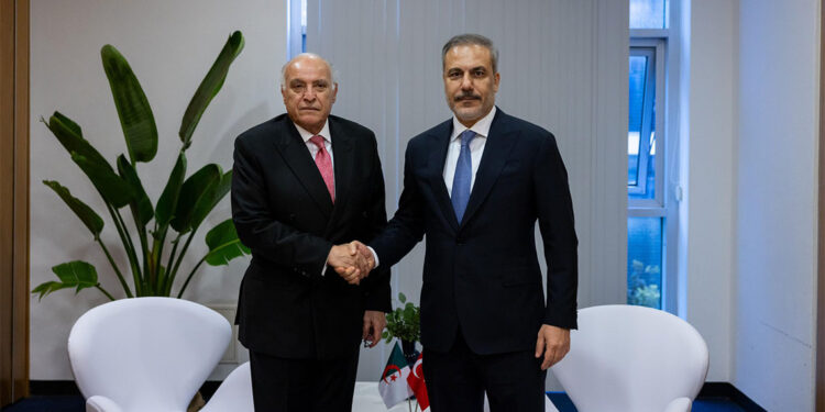 Hakan Fidan Cezayir Dışişleri Bakanı ile görüştü