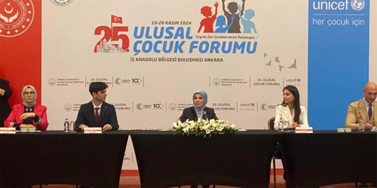 Sosyal politikalarımızı, çocuğun üstün yararı ilkesi doğrultusunda belirliyoruz