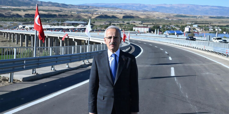 177 kilometre 'motorcu dostu' bariyer montajı yaptık