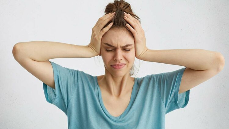 Şiddetli baş ağrıları görme bozukluğu yapabilir