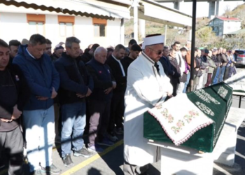 Bahtiyar Aladağ'ın öldürdüğü eşi, oğlu ve kayınvalidesi toprağa verildi