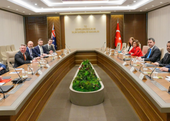 Bakan Kurum, Avustralya Çevre Bakanı Bowen ile görüştü