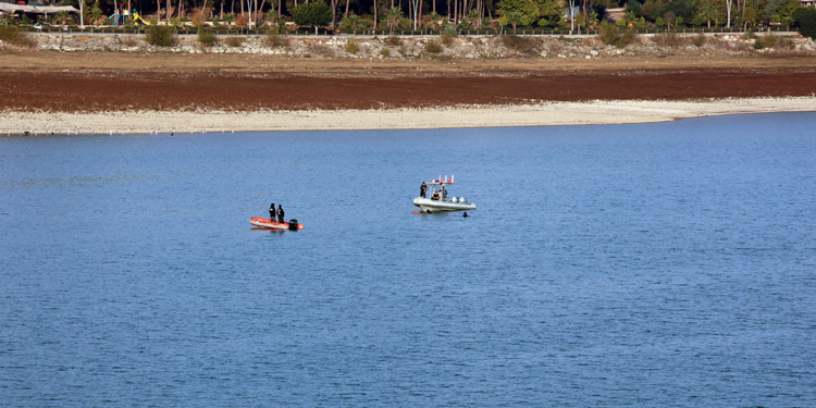 Baraj gölünde deniz bisikletinden düşen Medine kayboldu
