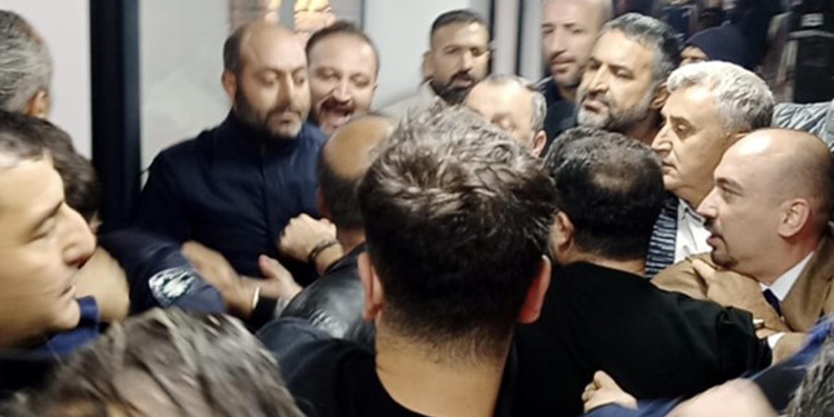 Belediye Meclisi'nde 'Devlet Bahçeli Kent Meydanı' tartışması