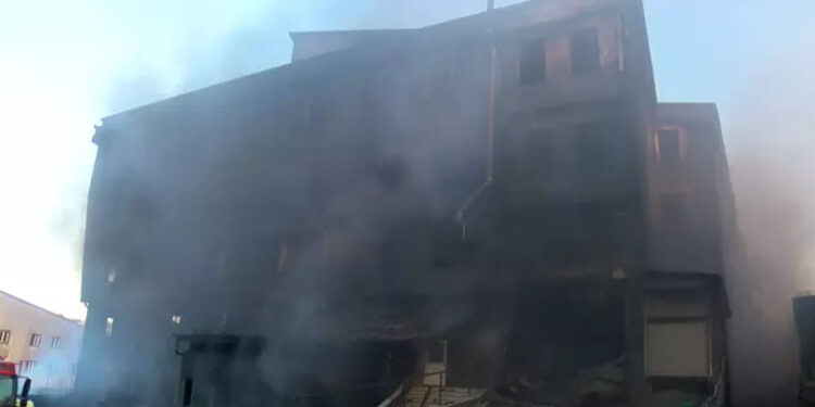 Beylikdüzü Organize Sanayi Bölgesi'nde yangın