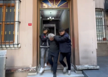 Beyoğlu’nda annesini darbederek öldürdü