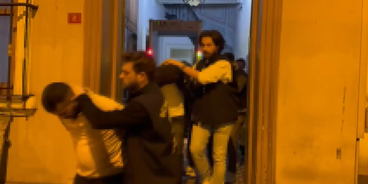 Beyoğlu'nda silahlı saldırı: 6 şüpheli tutuklandı 