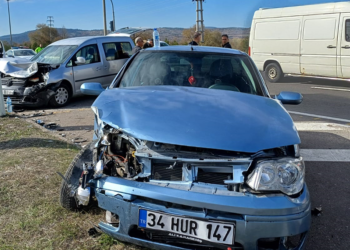 Bolu'da hafif ticari araç ile otomobil çarpıştı: 7 yaralı