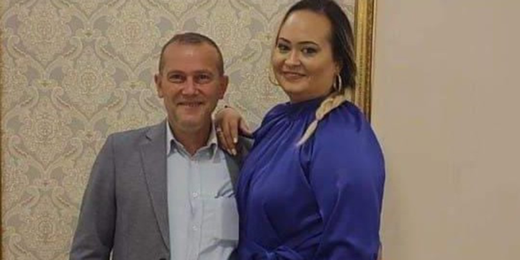 Boşanma aşamasındaki eşini kemerle boğup öldürdü