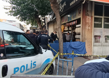 Boşanma aşamasındaki eşini öldürüp intihar etti