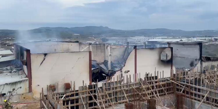 Bursa'daki fabrika yangının boyutu gün ağarınca ortaya çıktı
