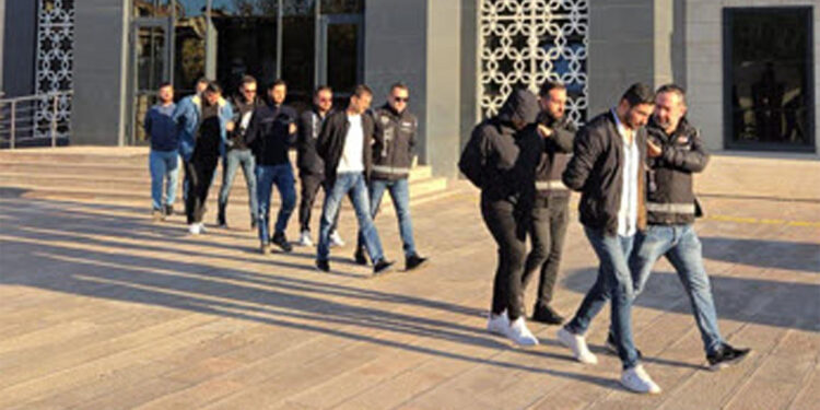 Silah kaçakçılığı operasyonunda 6 şüpheli yakalandı