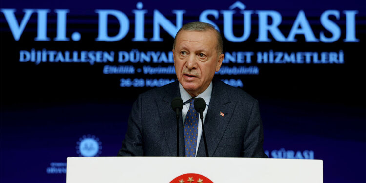 Dijital hareket, yapay din oluşturma gayretinde