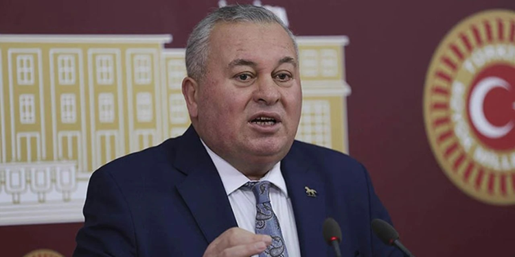 Cemal Enginyurt partisinden istifa etti