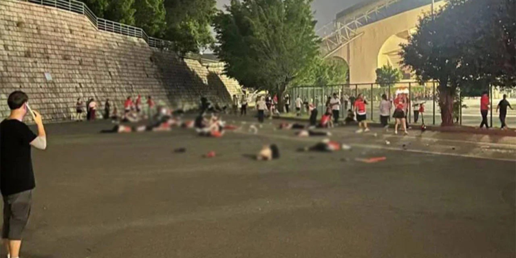 Çin'de bir kişi aracını yürüyüş yapanların üzerine sürdü: 35 ölü