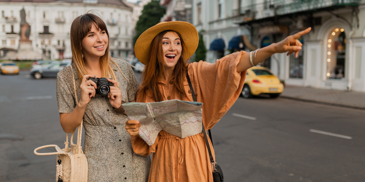 Çok gezen mi bilir çok okuyan mı?