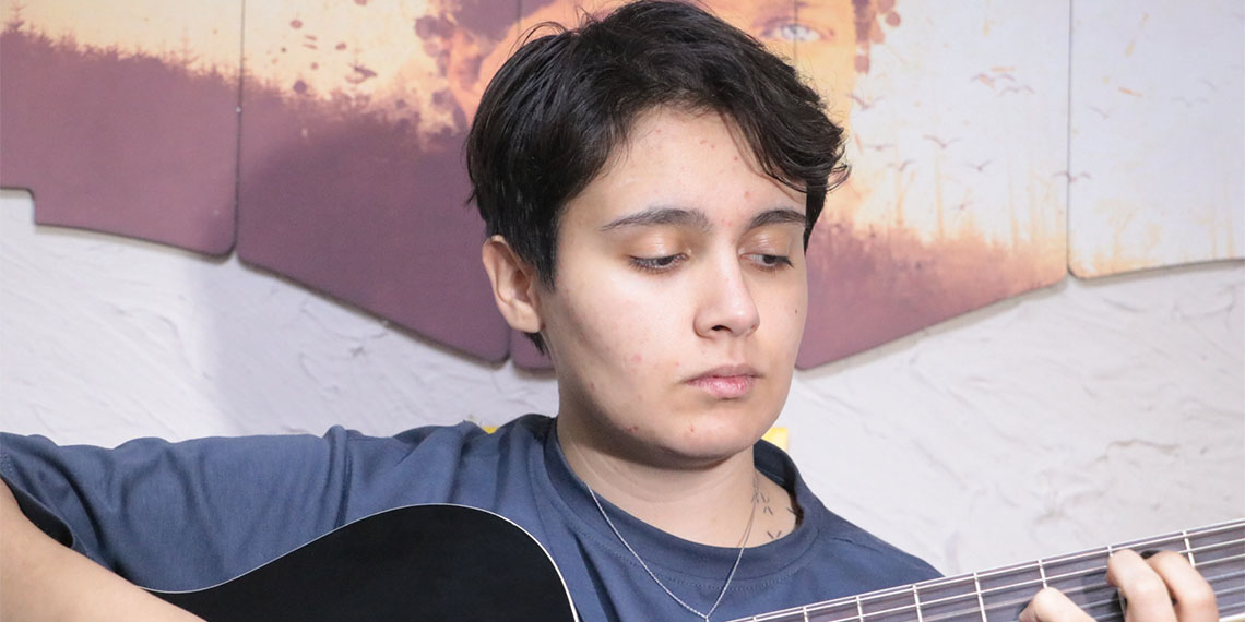 Ankara'da devlet korumasında yetişen Nazlı Can, Kraliyet Müzik Akademisi'nden (Royal Academy of Music) tam burs kazandı.