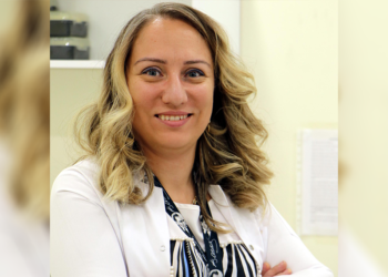 Doktorların yaşamaz dediği bebek, doktor oldu