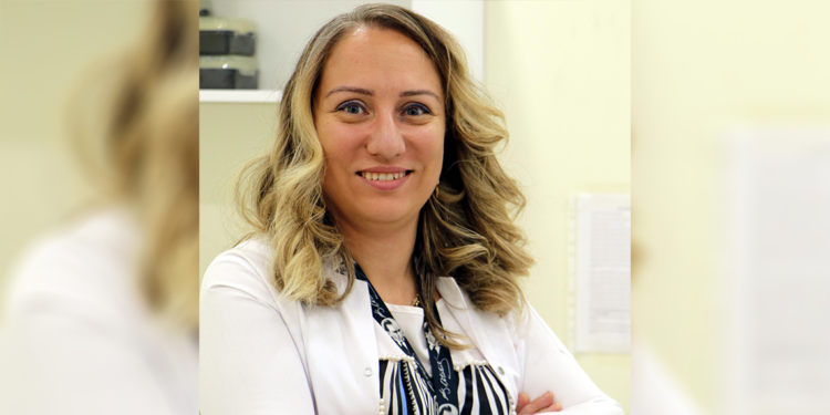 Doktorların yaşamaz dediği bebek, doktor oldu