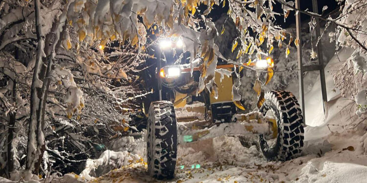 Elazığ'da kapalı 79 köy yolundan 50'si ulaşıma açıldı