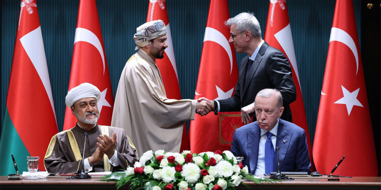 Türkiye ile Umman arasında 10 anlaşma imzalandı