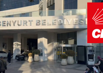 Esenyurt Belediyesi'nde CHP tabelası indirildi