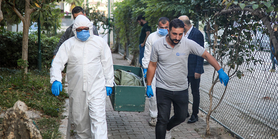 Evde ölü bulunan İranlı 3 kardeşin ablaları, cenazeleri almaya gelemeyecek. 15 gün içerisinde morgdan alınmazsa cenazelerin kimsesizler mezarlığına defnedileceği öğrenildi.