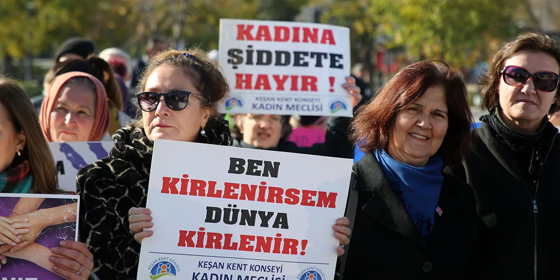 Edirne'de kadınlardan şiddete karşı yürüyüş