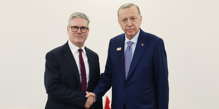 Erdoğan, İngiltere Başbakanı Keir Starmer ile görüştü