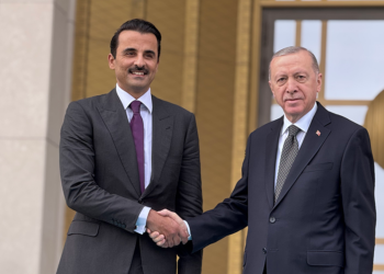 Erdoğan, Katar Emiri El Sani'yi resmi törenle karşıladı