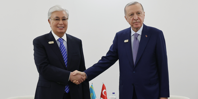 Erdoğan, Kazakistan Cumhurbaşkanı Tokayev ile görüştü