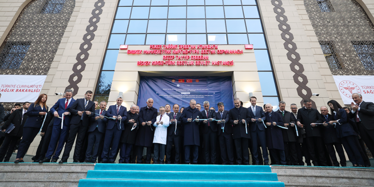Erdoğan, Kırgız-Türk Dostluk Devlet Hastanesi'nin açılışını yaptı