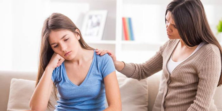 Ergenlik döneminde ebeveyn-çocuk iletişimi güçlendirilmeli