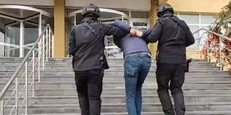 Fetullah Gülen'in koruması, eski emniyet müdürü yakalandı