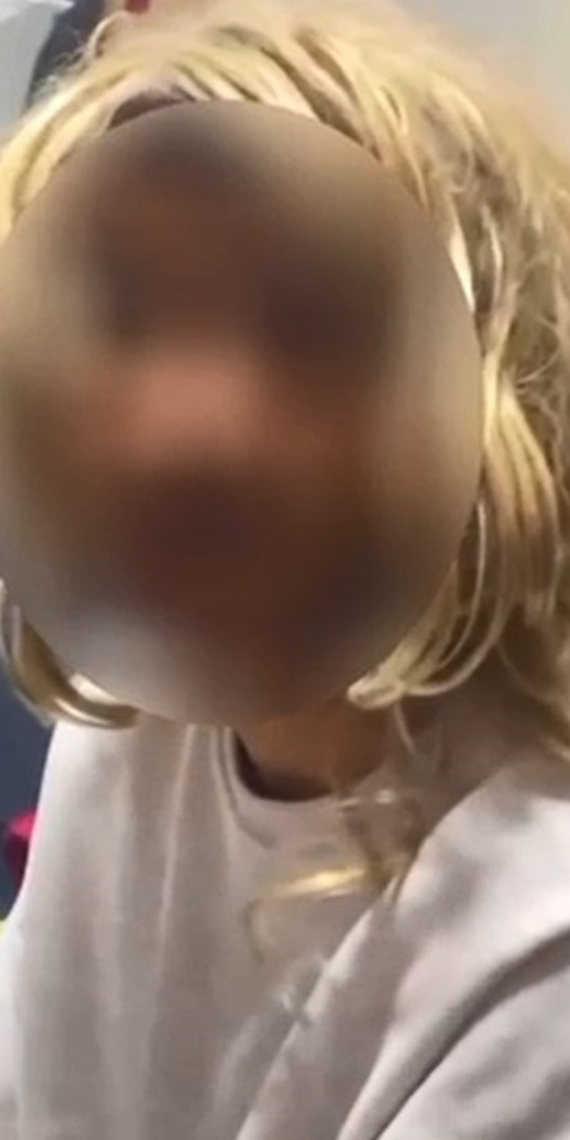 Bağcılar’da kendisiyle alay ettiğini öne sürdüğü B.İ.'yi alıkoyarak peruk giydiren ve o anlara ait videoları da sosyal medyada paylaştırdığı belirtilen Genç Fenerbahçeliler tribün liderlerinden Cem Gölbaşı tutuklandı.