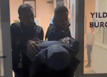 Firari hükümlü, maç bitince gözaltına alınması için polise yalvardı