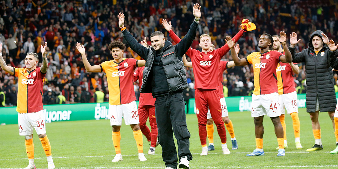 Galatasaray Teknik Direktörü Okan Buruk, "Kazanmak çok önemliydi. Hem Beşiktaş hem Tottenham hem de Samsunspor maçı bu sene içerisinde oynadığımız en zor 3 karşılaşmaydı. 3 karşılaşmayı da kazanarak yolumuza devam ediyoruz. Oyuncularımı kutlamak istiyorum. İyi bir takımız. Sahada her şeyi vermeye çalışıyoruz" dedi.