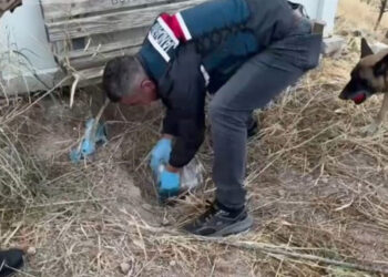 Gaziantep'te toprağa gömülü 4 kilo uyuşturucu ele geçirildi