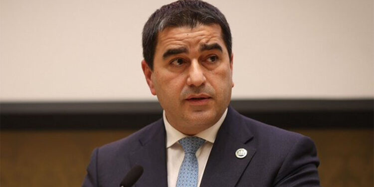 Muhalefet halka değil diğer ülkelerin diplomatlarına güveniyor