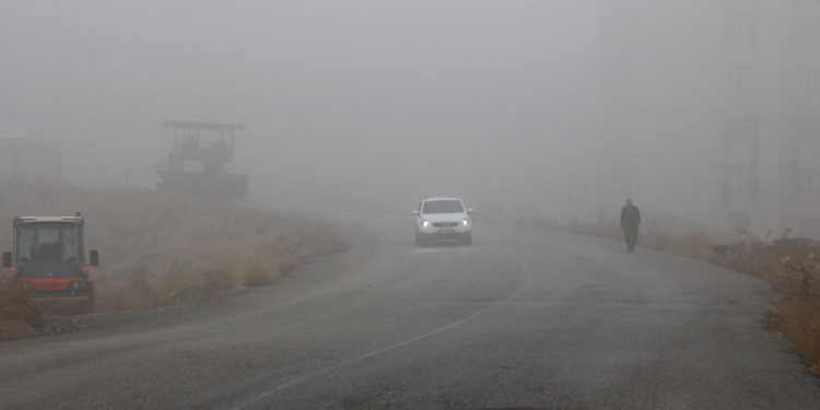 Hakkari Yüksekova'da yoğun sis