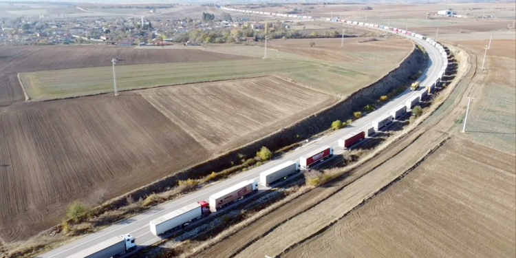 Hamzabeyli'de 25 kilometre TIR kuyruğu oluştu