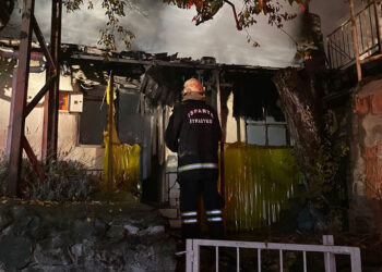 Isparta'da sobadan çıkan yangında ev küle döndü