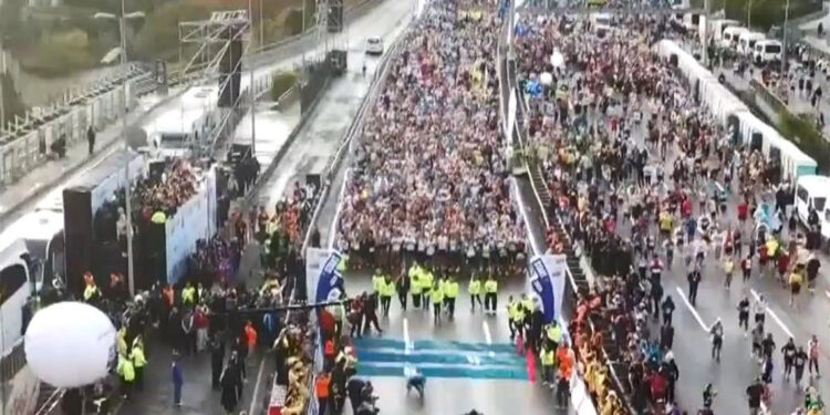 Asya ve Avrupa'yı birleştiren İstanbul Maratonu 46. kez koşuldu