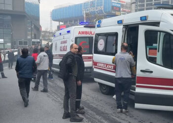 Avcılar'da iş hanında yangın: 2 yaralı