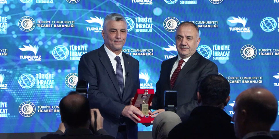Ticaret Bakanı Ömer Bolat İhracat Seferberliği Zirvesi’nde konuştu. Bakan Bolat, ihracat rakamları ve yıl sonu hedeflerine de değinerek, "Bu yıl 264 milyar dolarlık OVP hedefimizi tutturma amacındayız" dedi.